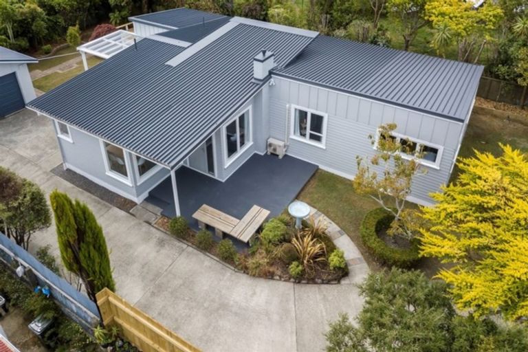 Photo of property in 8 Holly Grove, Maungaraki, Lower Hutt, 5010