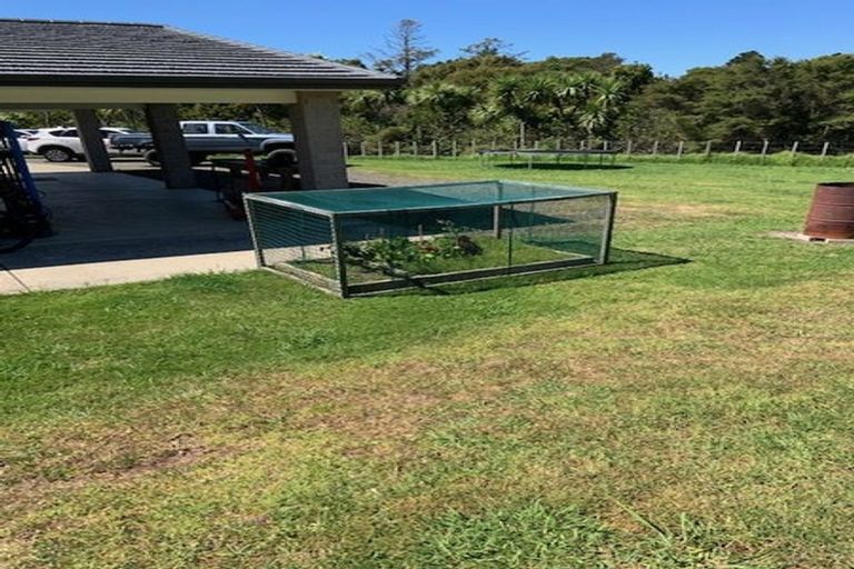 Photo of property in 51-53 Shaw Road, Oratia, Auckland, 0604
