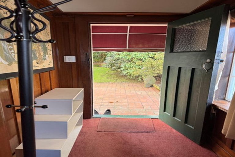 Photo of property in 5 Waiteata Road, Kelburn, Wellington, 6012