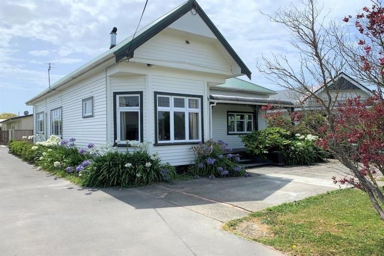 Photo of property in 37 Gresford Street, Edgeware, Christchurch, 8013