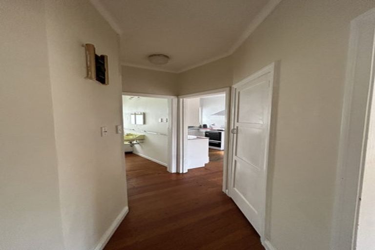 Photo of property in 5 Westland Road, Mount Cook, Wellington, 6021