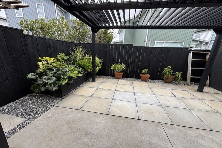 Photo of property in 10 Kearns Drive, Hobsonville, Auckland, 0616