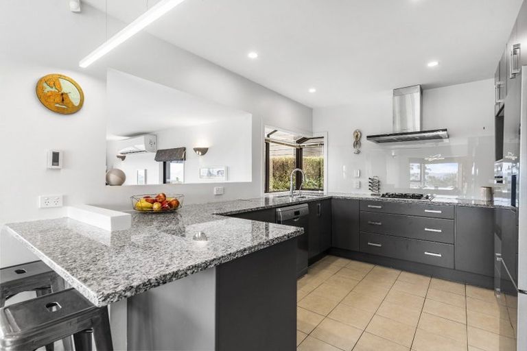 Photo of property in 64 Marellen Drive, Red Beach, 0932