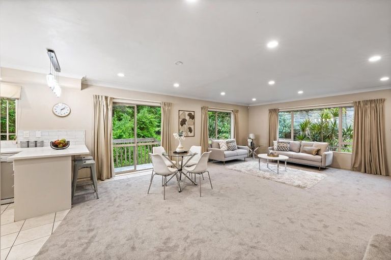 Photo of property in 77c Colwill Road, Massey, Auckland, 0614