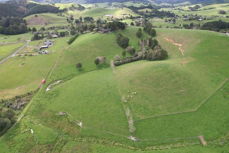 Photo of property in 18 Pataua Road North, Whareora, Whangarei, 0175