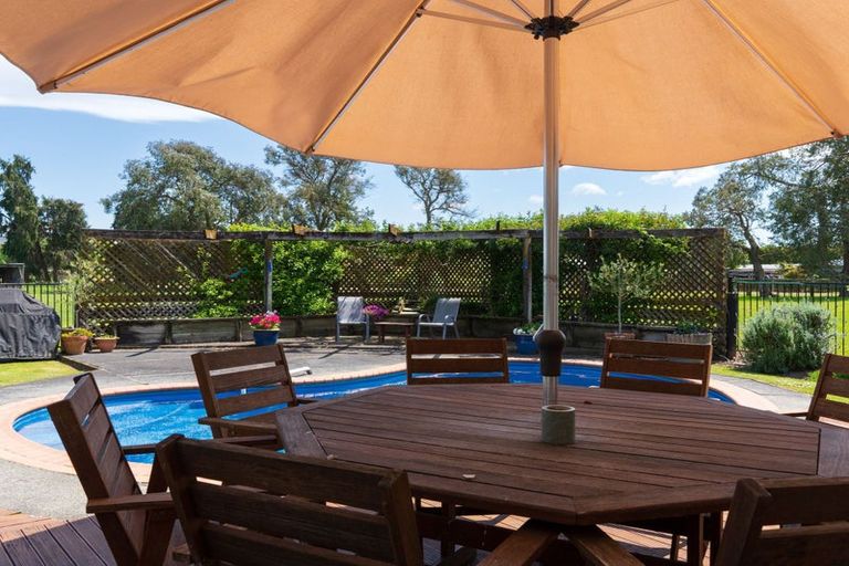 Photo of property in 33 Caesar Road, Ormond, Gisborne, 4071