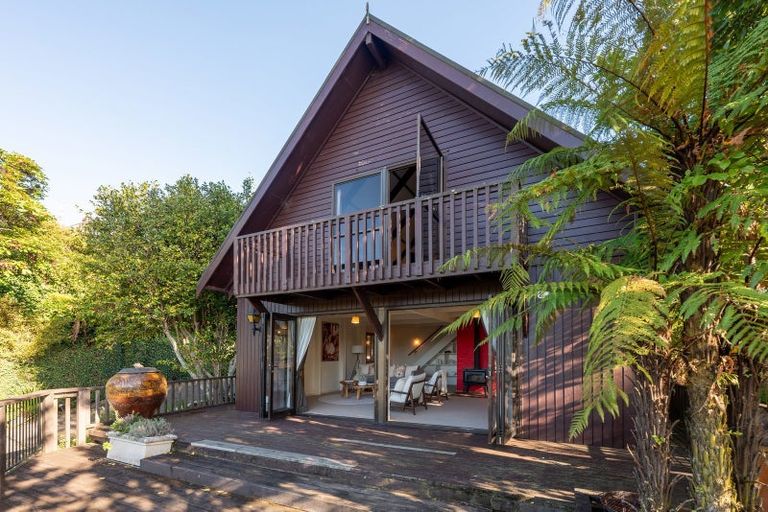 Photo of property in 3 Ridge Road, Lake Okareka, Rotorua, 3076