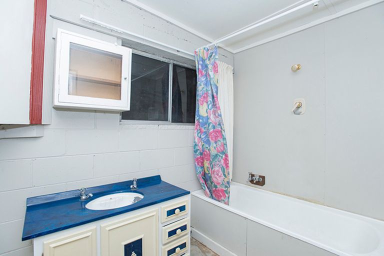 Photo of property in 102 Huxley Road, Outer Kaiti, Gisborne, 4010