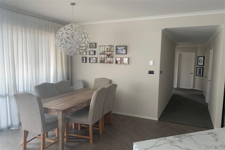 Photo of property in 9 Grove Way, Riverhead, 0820