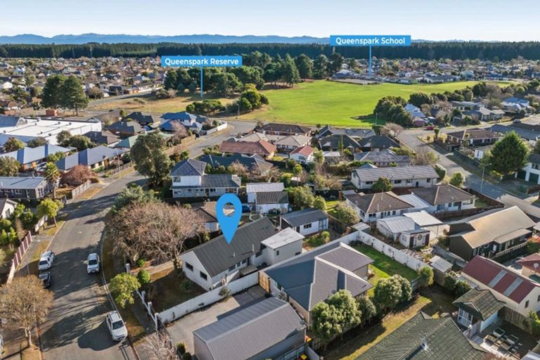 Photo of property in 24 Heathglen Avenue, Parklands, Christchurch, 8083