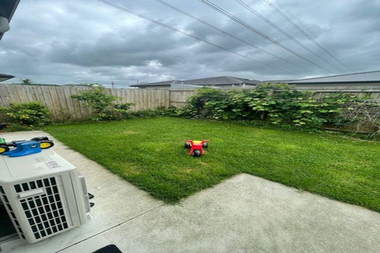 Photo of property in 11 Rere Close, Takanini, 2112