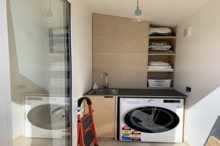 Photo of property in 7 Livingstone Street, Brooklyn, Wellington, 6021