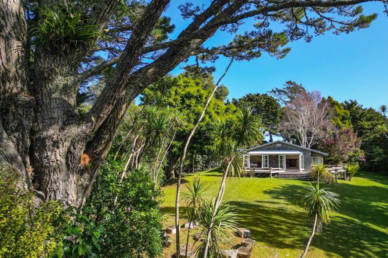Photo of property in 103 Hinau Road, Waimauku, 0881