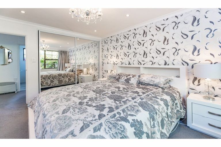 Photo of property in 439 Memorial Avenue, Burnside, Christchurch, 8053