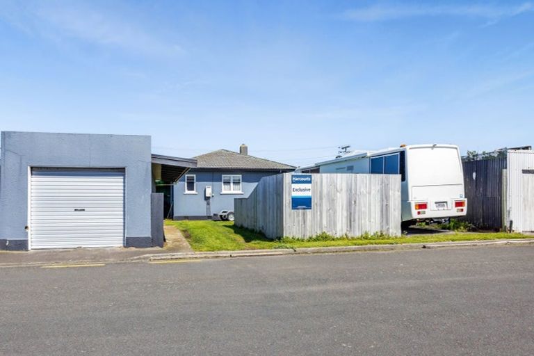 Photo of property in 8 Wellington Street, Hawera, 4610