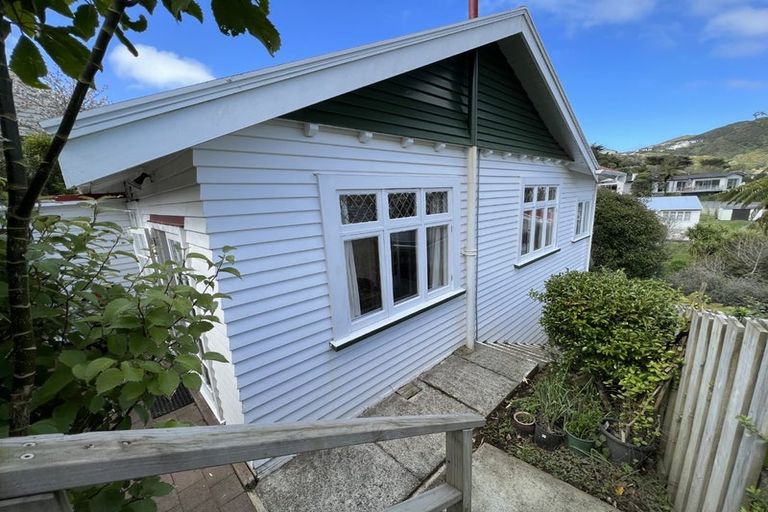 Photo of property in 5 Wavell Street, Karori, Wellington, 6012
