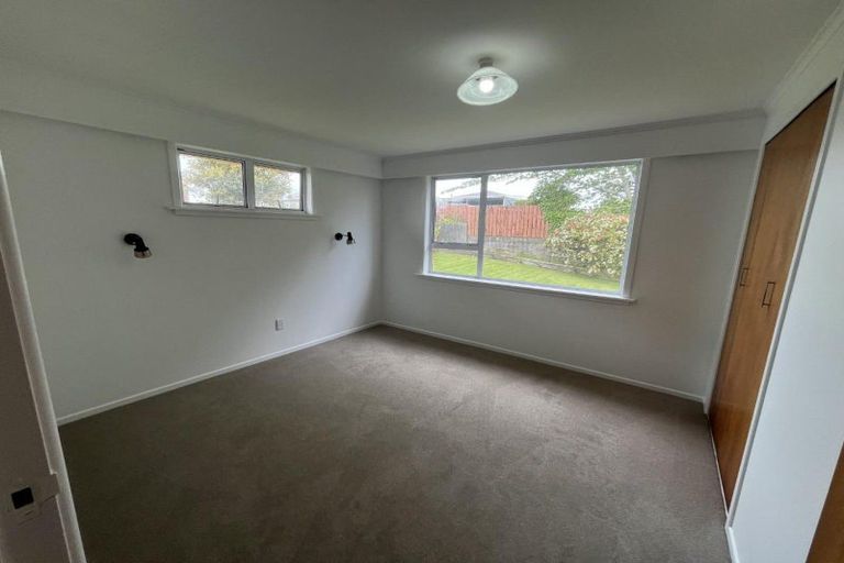 Photo of property in 11 Cumberland Street, Merrilands, New Plymouth, 4312