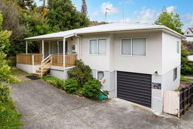 Photo of property in 2/16 Lilburn Crescent, Massey, Auckland, 0614