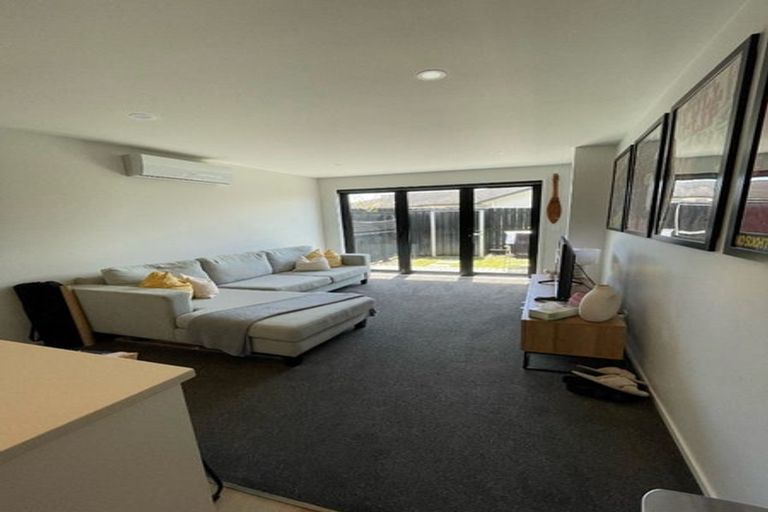 Photo of property in 4/793 Te Atatu Road, Te Atatu Peninsula, Auckland, 0610