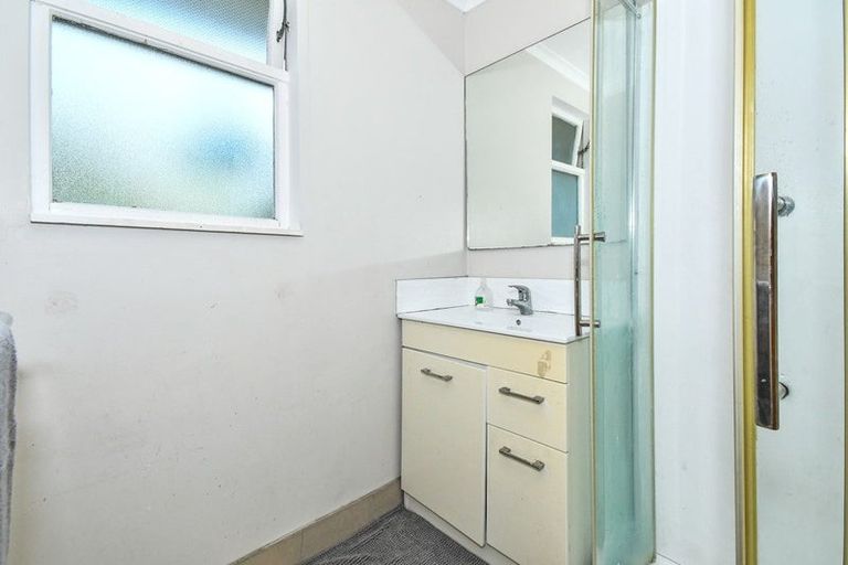 Photo of property in 17 Calthorp Close, Favona, Auckland, 2024