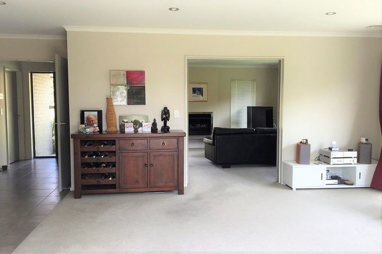 Photo of property in 16 Herries Lane, Lake Hayes, Queenstown, 9304