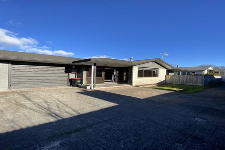 Photo of property in 2/8 Duart Road, Havelock North, 4130