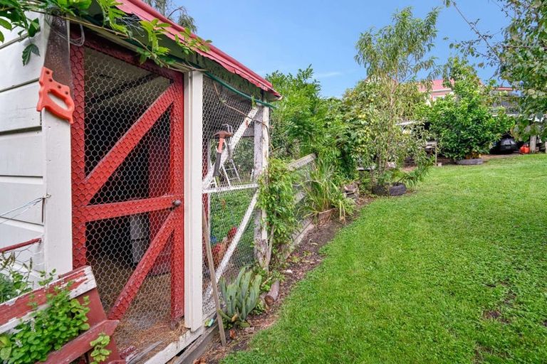 Photo of property in 3 Rose Street, Waipawa, 4210