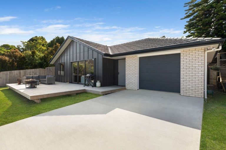 Photo of property in 36a Hand Road, Helensville, 0800