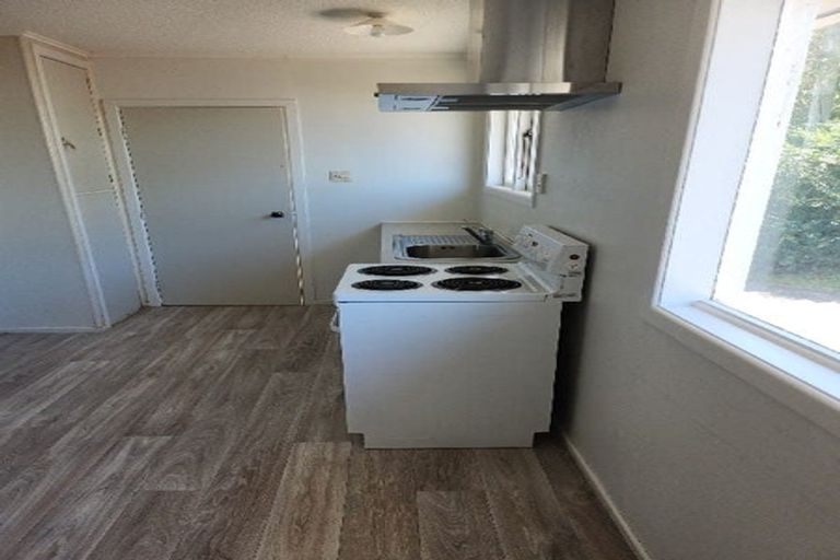 Photo of property in 105 Tidal Road, Mangere, Auckland, 2022