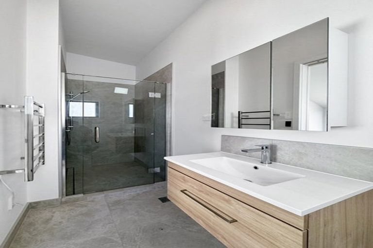 Photo of property in 323 Riverside Drive, Waterloo, Lower Hutt, 5011