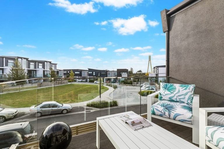 Photo of property in 10 Pottery Crescent, Hobsonville, Auckland, 0618