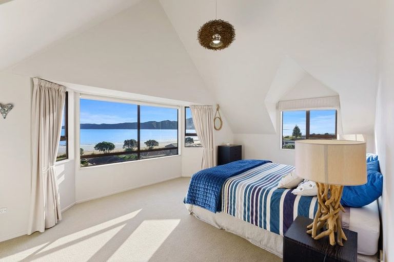 Photo of property in 128 Seaview Road, Paraparaumu Beach, Paraparaumu, 5032
