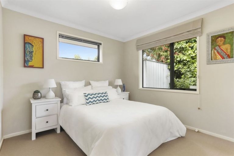 Photo of property in 9 Piriti Drive, Te Atatu Peninsula, Auckland, 0610