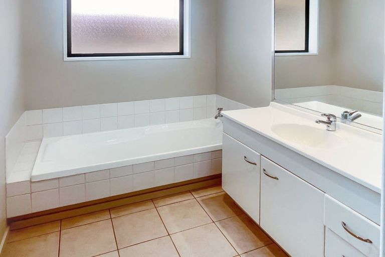 Photo of property in 6 Joe Burns Place, Wigram, Christchurch, 8042