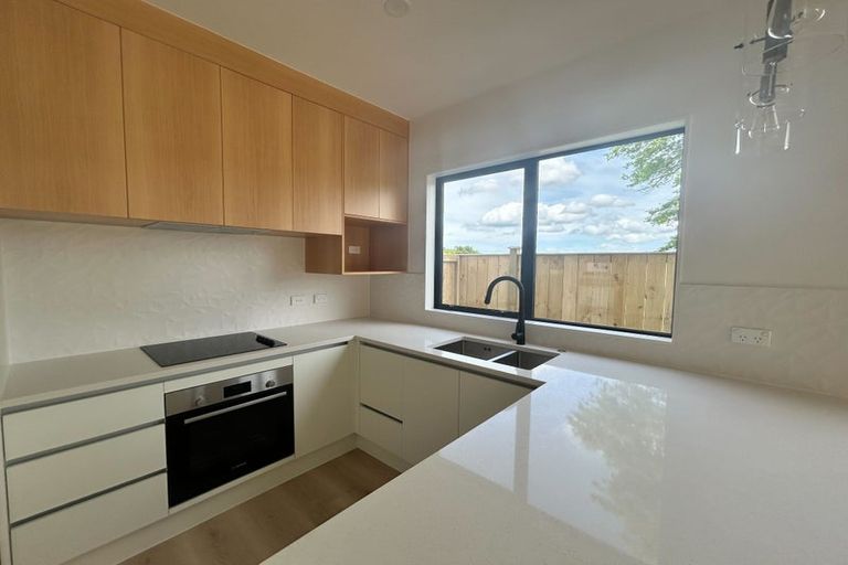 Photo of property in 8/26 Smythe Road, Henderson, Auckland, 0612