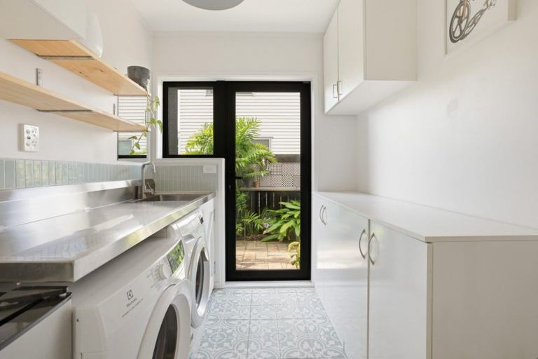 Photo of property in 5 Tui Street, Mount Maunganui, 3116