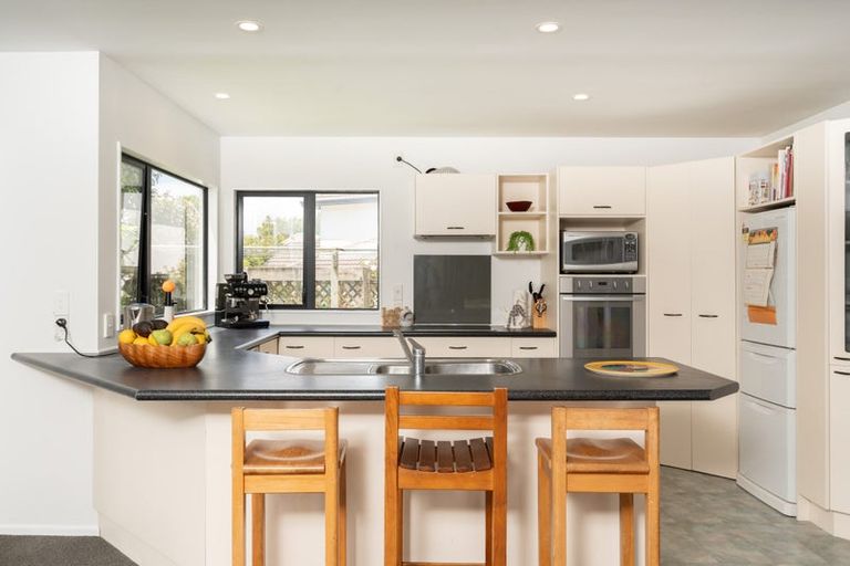 Photo of property in 4 Waverton Terrace, Churton Park, Wellington, 6037