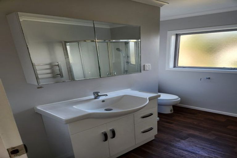 Photo of property in 5 Chancellor Way, Crofton Downs, Wellington, 6035