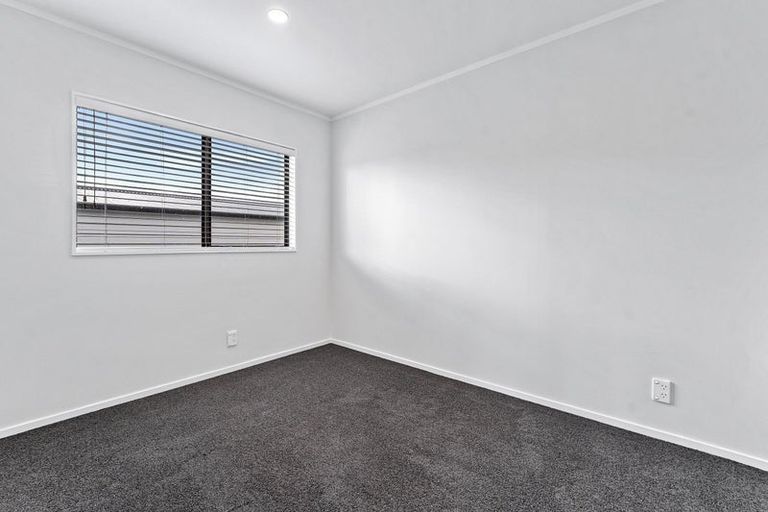 Photo of property in 2/222 Birkdale Road, Birkdale, Auckland, 0626