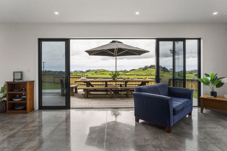 Photo of property in 130 Hurworth Road, Hurworth, New Plymouth, 4371