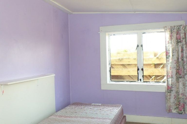 Photo of property in 6 Shelswell Street, Westport, 7825