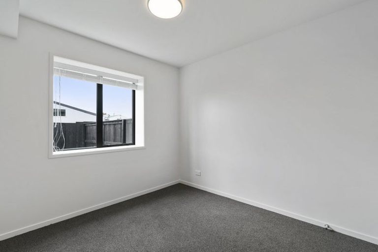 Photo of property in 1m/4045 Great North Road, Glen Eden, Auckland, 0602