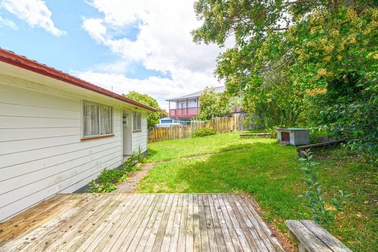 Photo of property in 61 Reynella Drive, Massey, Auckland, 0614