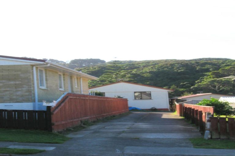 Photo of property in 32 Mahinawa Street, Takapuwahia, Porirua, 5022
