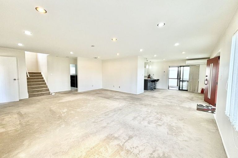 Photo of property in 51 James Laurie Street, Henderson, Auckland, 0612