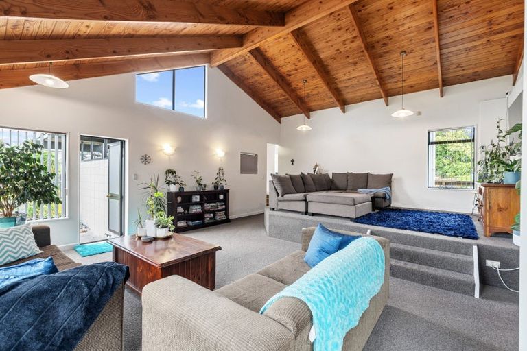 Photo of property in 9 Halberg Street, Papakura, 2110