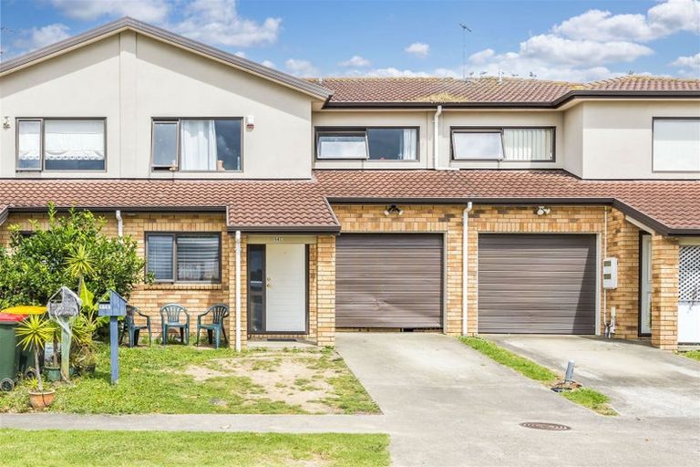 Photo of property in 98c Naylors Drive, Mangere, Auckland, 2022