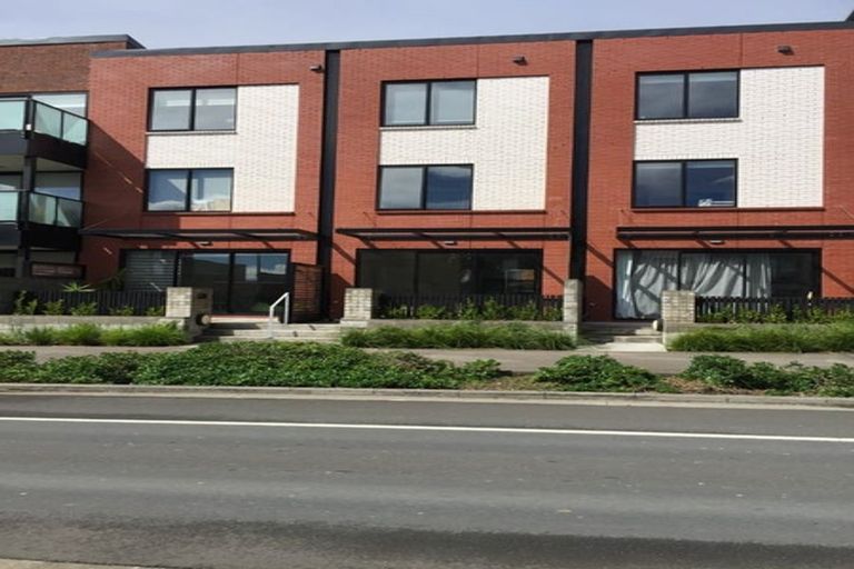 Photo of property in 231 Hobsonville Point Road, Hobsonville, Auckland, 0616