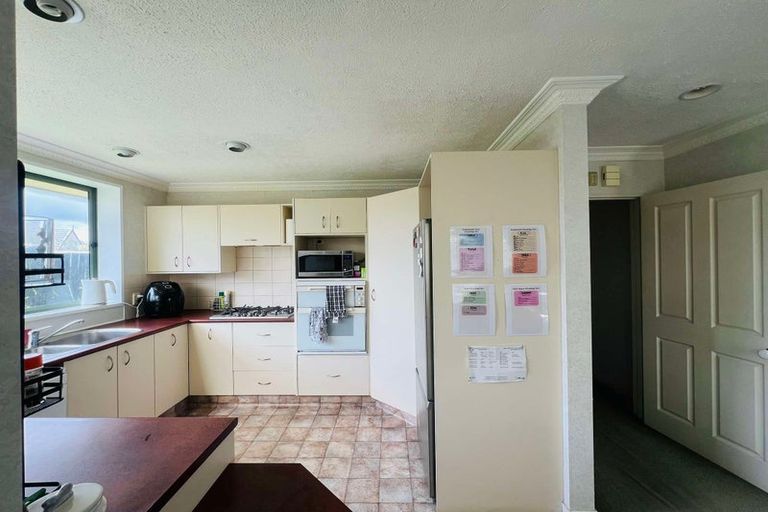 Photo of property in 30 Caroline Crescent, Highbury, Palmerston North, 4412