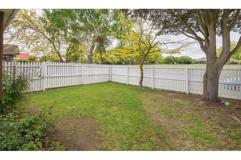 Photo of property in 1/73 Dunbarton Street, Redwood, Christchurch, 8051